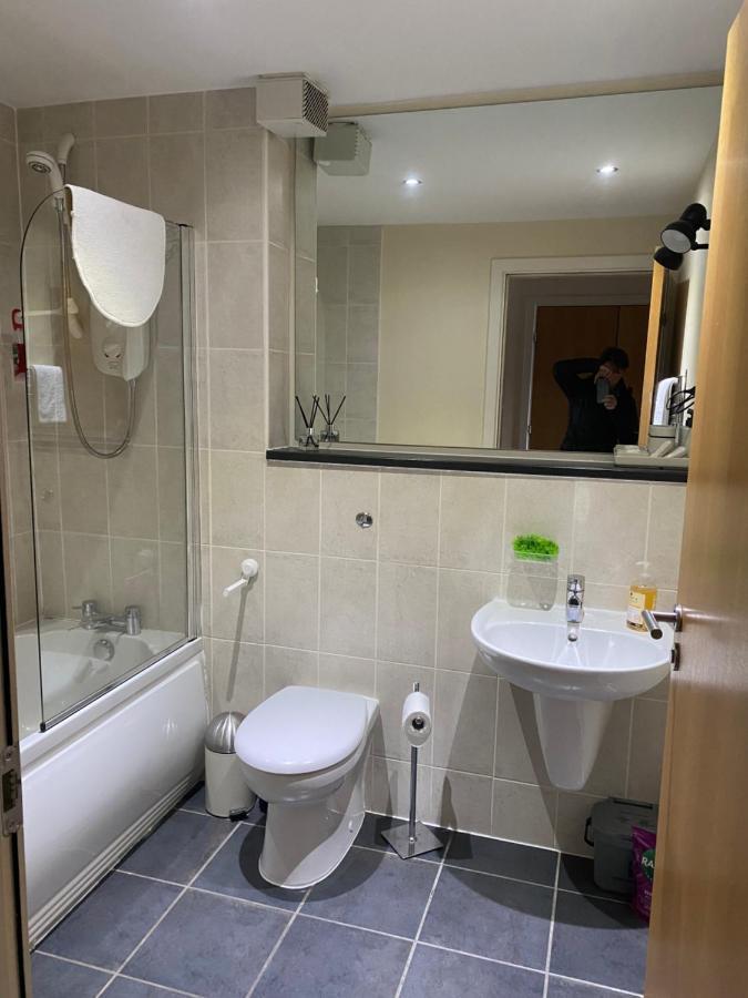 City Centre 2 Bedroom Apartment, Secure Parking. غلاسغو المظهر الخارجي الصورة
