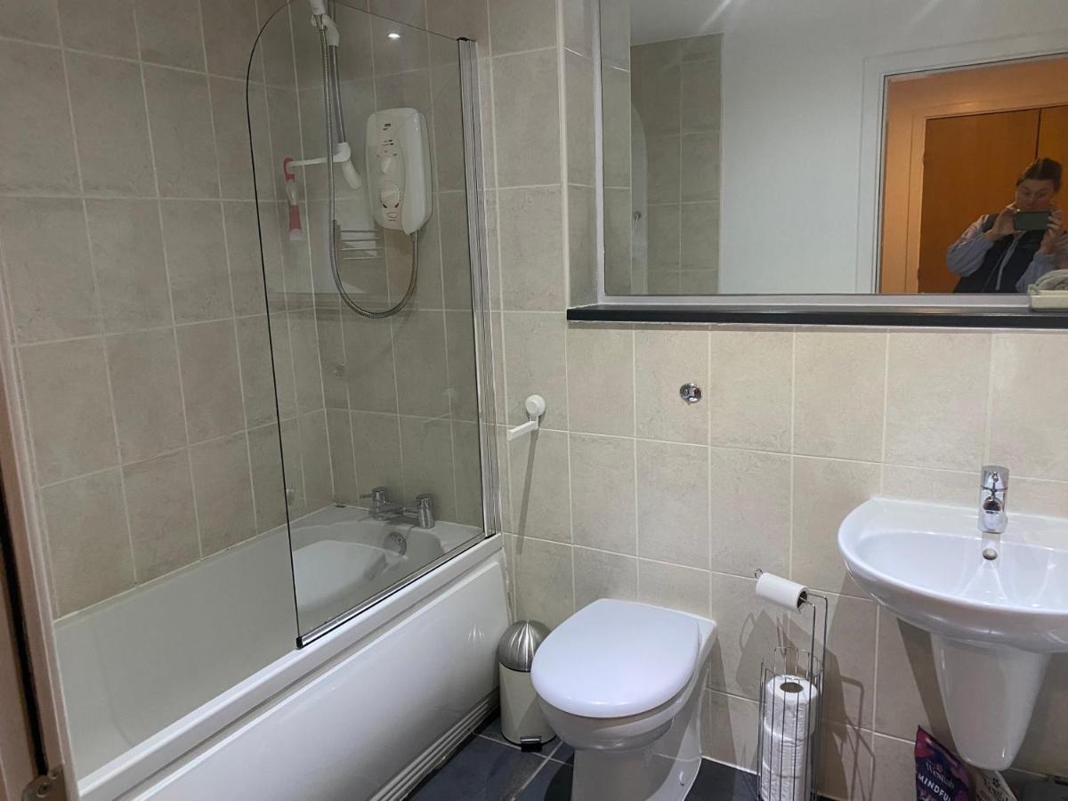 City Centre 2 Bedroom Apartment, Secure Parking. غلاسغو المظهر الخارجي الصورة